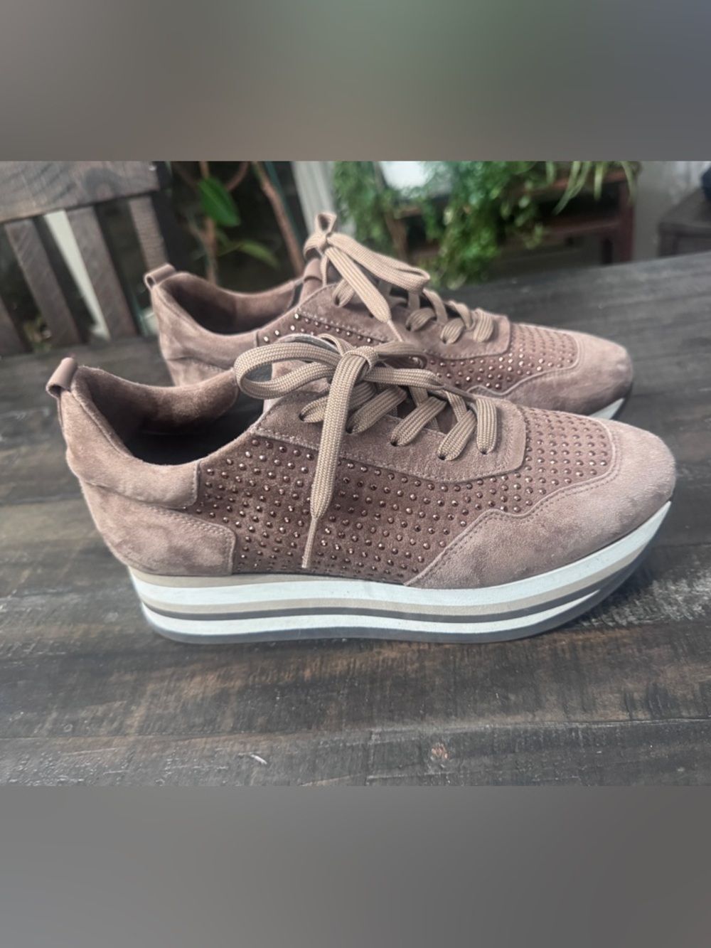 Softwaves Sneakers Cassia - EUC